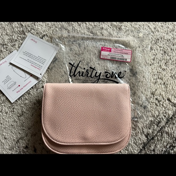 💕NEW💕Convertible Belt Bag by Thirty One - Picture 3 of 10